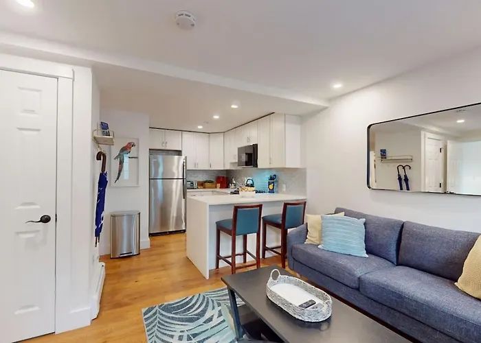 Modern Renovated 1Br W Pvt Entrance Prime Loc