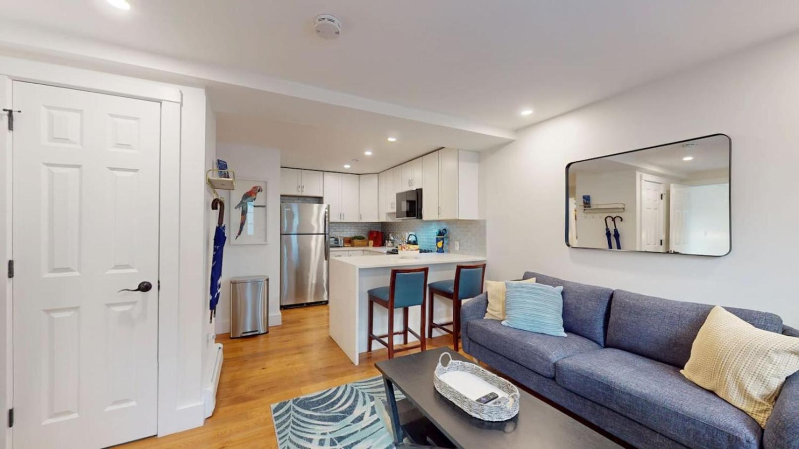 Apartment Modern Renovated 1br W Pvt Entrance Prime Loc *